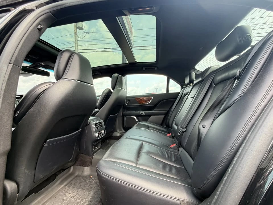 2018 Lincoln Continental 10th Gen - Image 15 of 20
