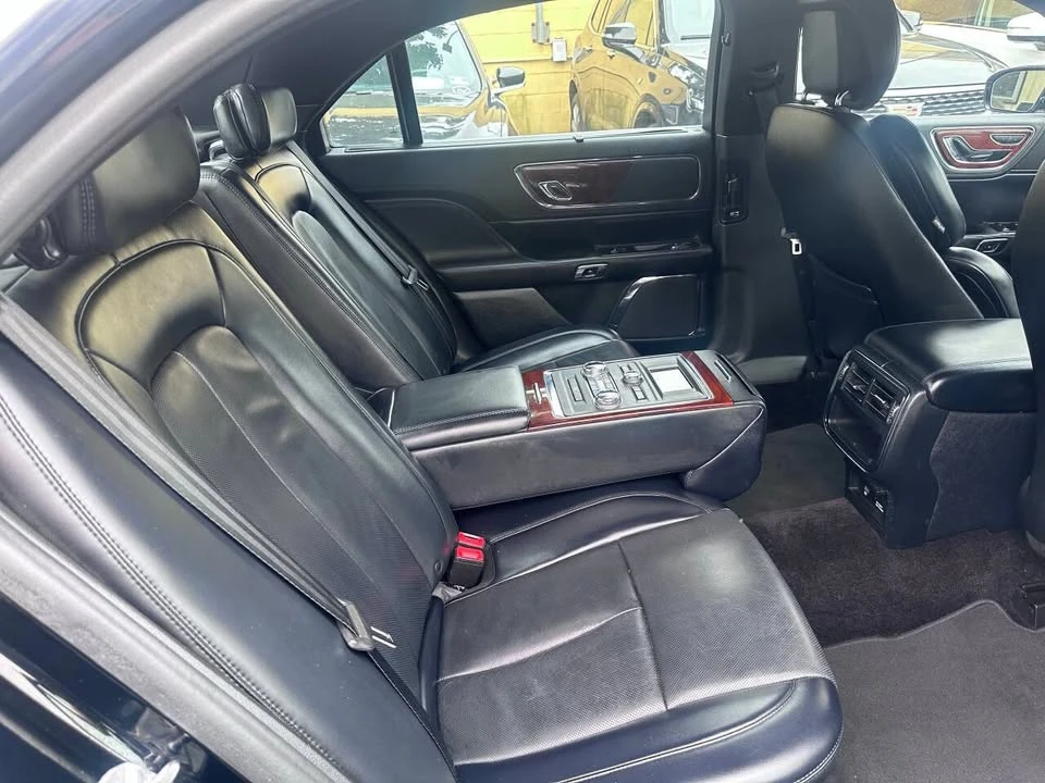 2018 Lincoln Continental 10th Gen - Image 15 of 20