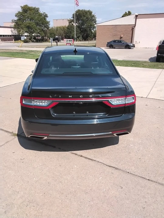 2018 Lincoln Continental 10th Gen - Image 5 of 13