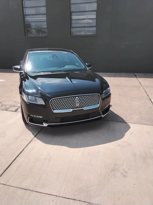 2018 Lincoln Continental 10th Gen - Image 2 of 13