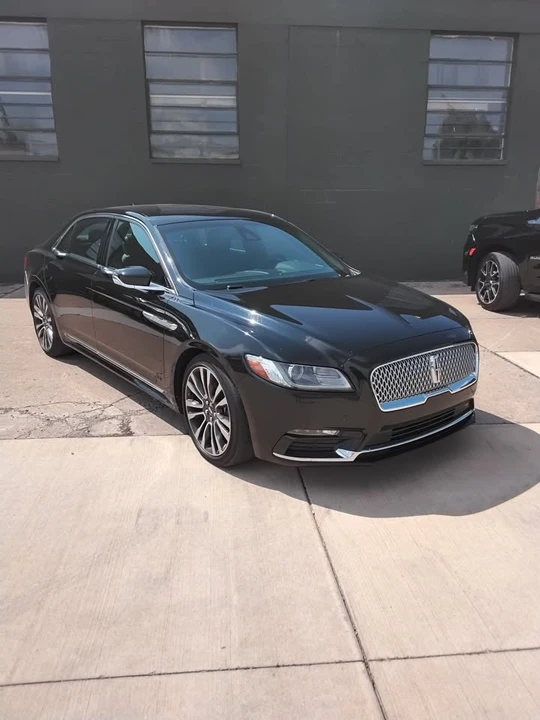2018 Lincoln Continental 10th Gen - Image 3 of 13