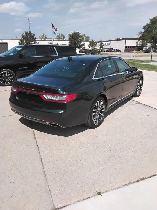 2018 Lincoln Continental 10th Gen - Image 4 of 13