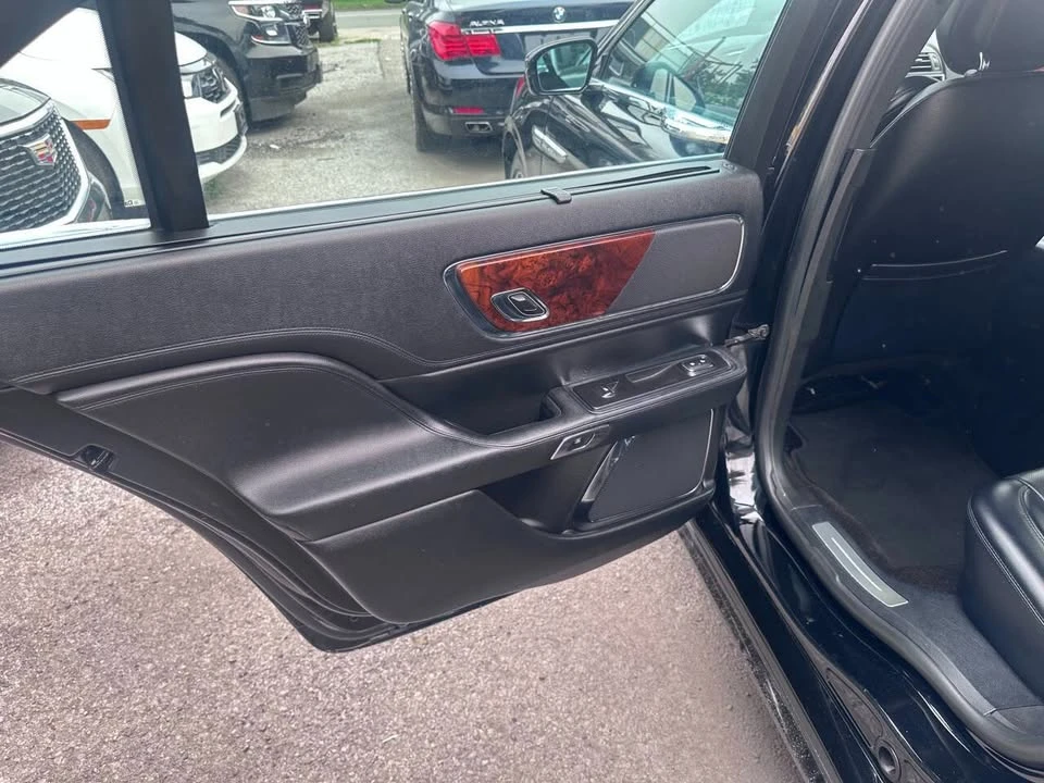 2018 Lincoln Continental 10th Gen - Image 10 of 20