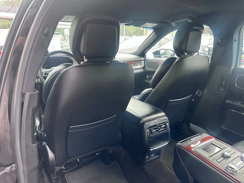2018 Lincoln Continental 10th Gen - Image 13 of 20