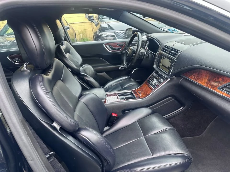 2018 Lincoln Continental 10th Gen - Image 18 of 20