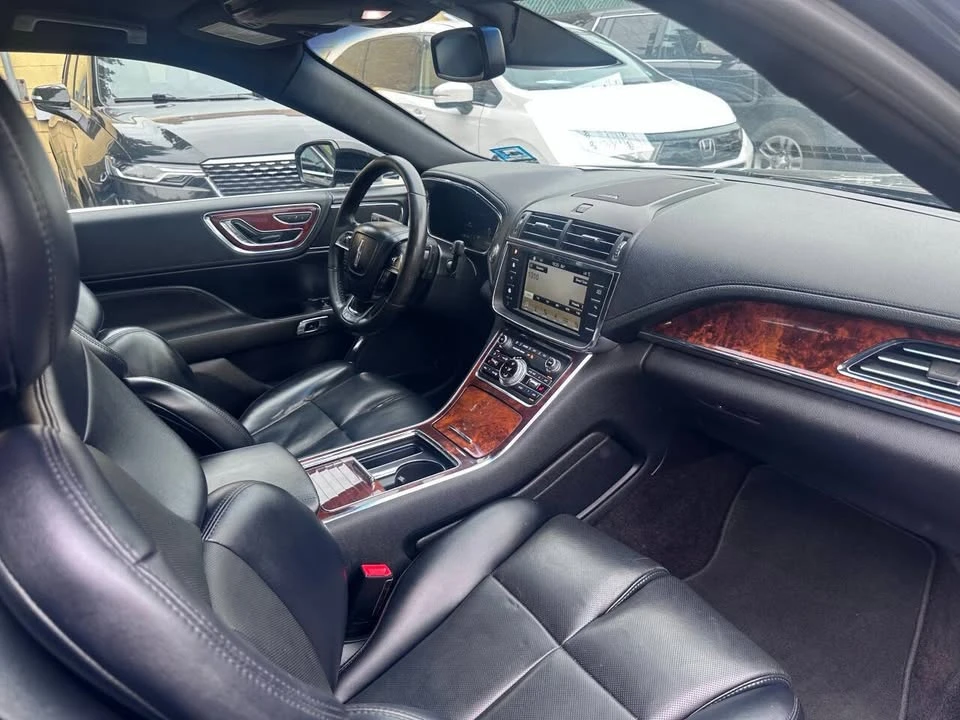 2018 Lincoln Continental 10th Gen - Image 19 of 20