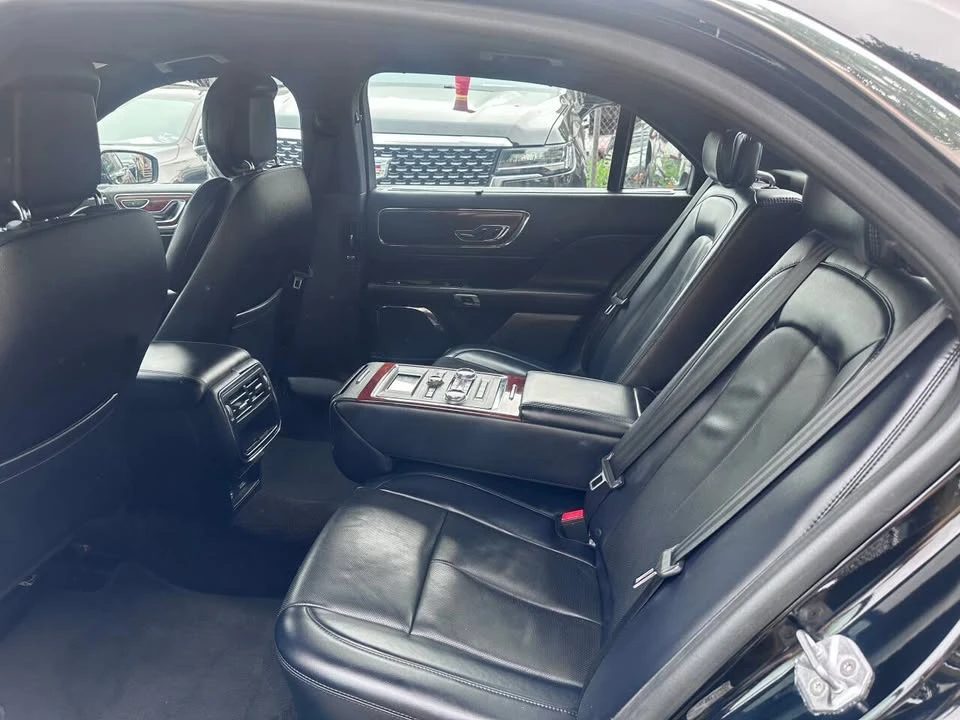 2018 Lincoln Continental 10th Gen - Image 11 of 20
