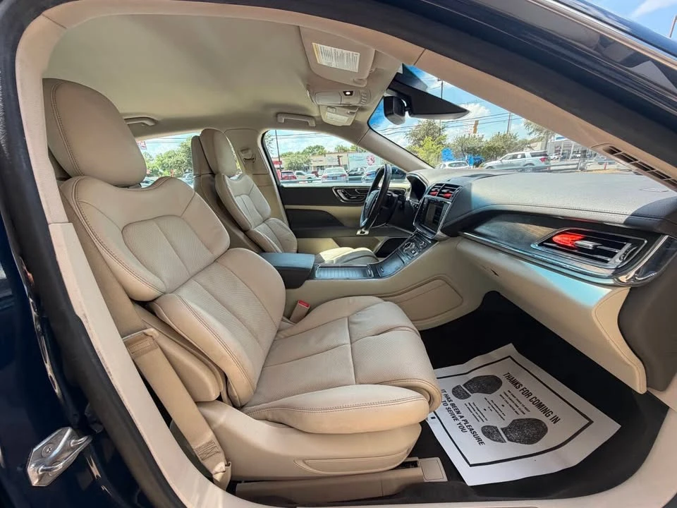 2018 Lincoln Continental 10th Gen - Image 12 of 20