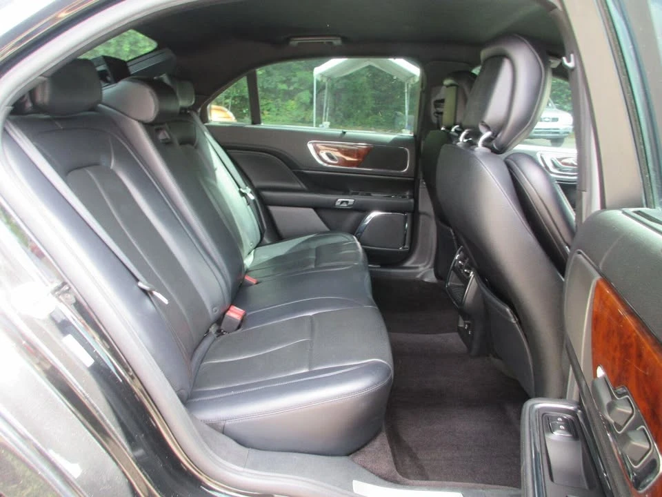 2018 Lincoln Continental 10th Gen - Image 17 of 20