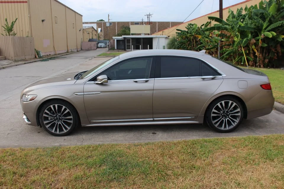 2018 Lincoln Continental 10th Gen - Image 8 of 20