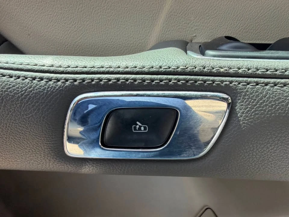 2018 Lincoln Continental 10th Gen - Image 20 of 20