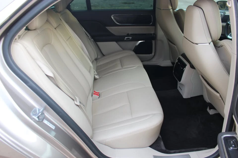 2018 Lincoln Continental 10th Gen - Image 15 of 20