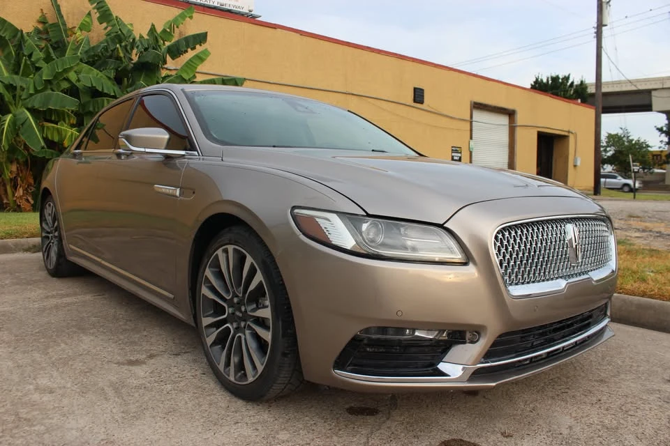 2018 Lincoln Continental 10th Gen - Image 3 of 20