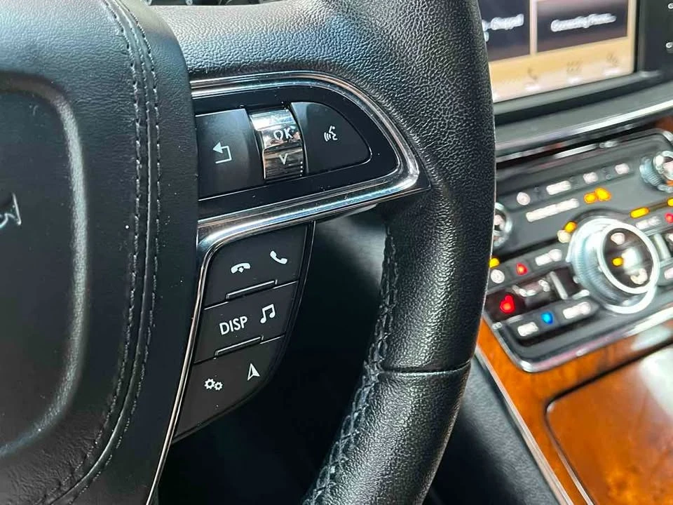2018 Lincoln Continental 10th Gen - Image 12 of 20