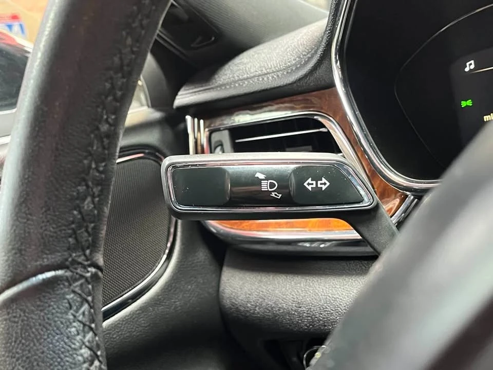 2018 Lincoln Continental 10th Gen - Image 13 of 20