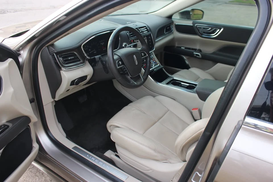 2018 Lincoln Continental 10th Gen - Image 10 of 20