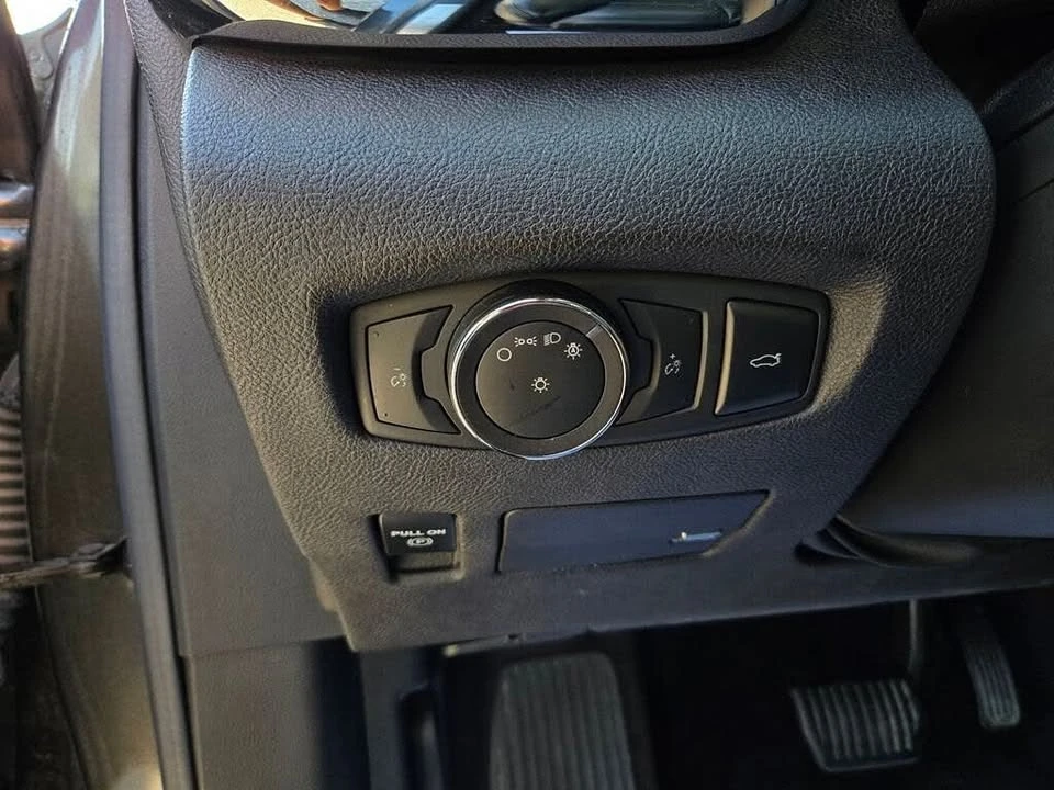 2018 Lincoln Continental 10th Gen - Image 15 of 20