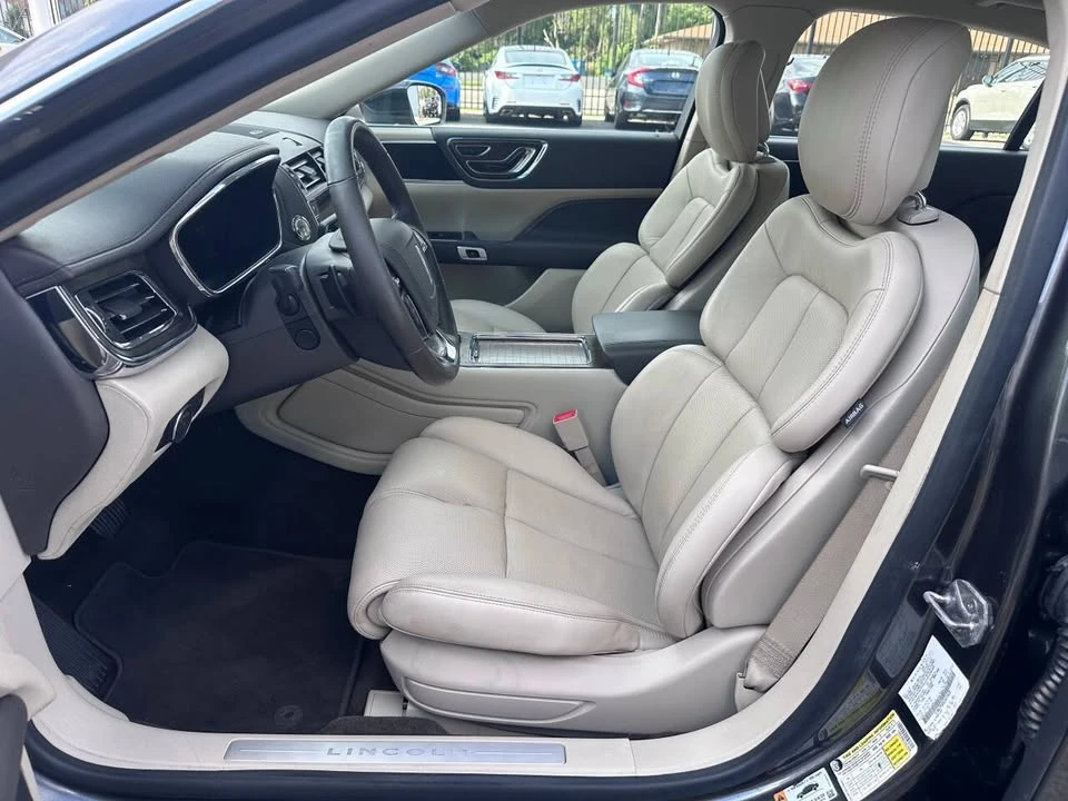 2018 Lincoln Continental 10th Gen - Image 12 of 20