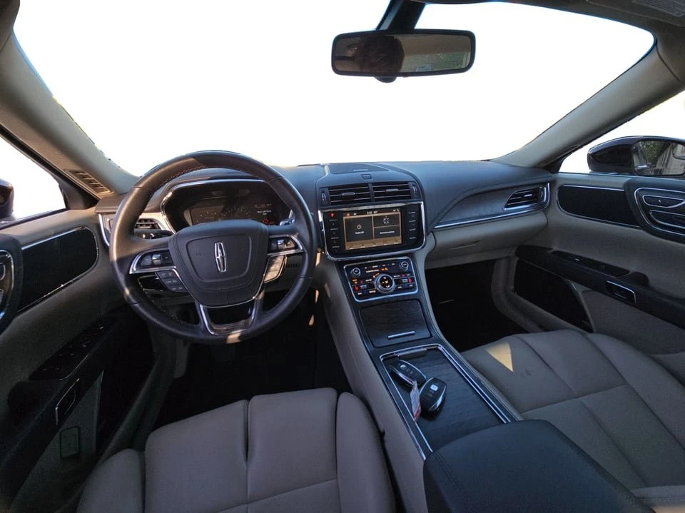 2018 Lincoln Continental 10th Gen - Image 12 of 20