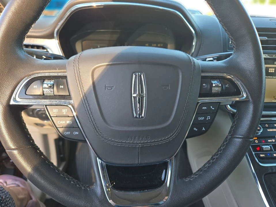 2018 Lincoln Continental 10th Gen - Image 14 of 20