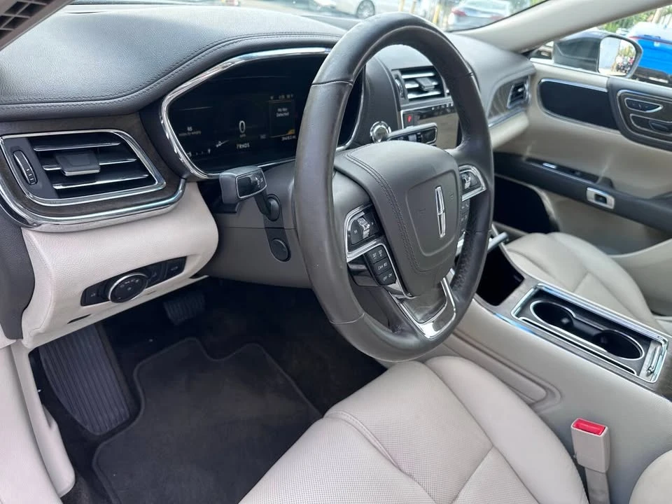 2018 Lincoln Continental 10th Gen - Image 13 of 20