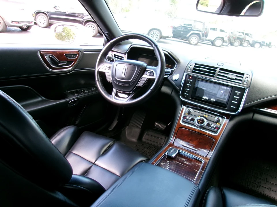 2018 Lincoln Continental 10th Gen - Image 19 of 20