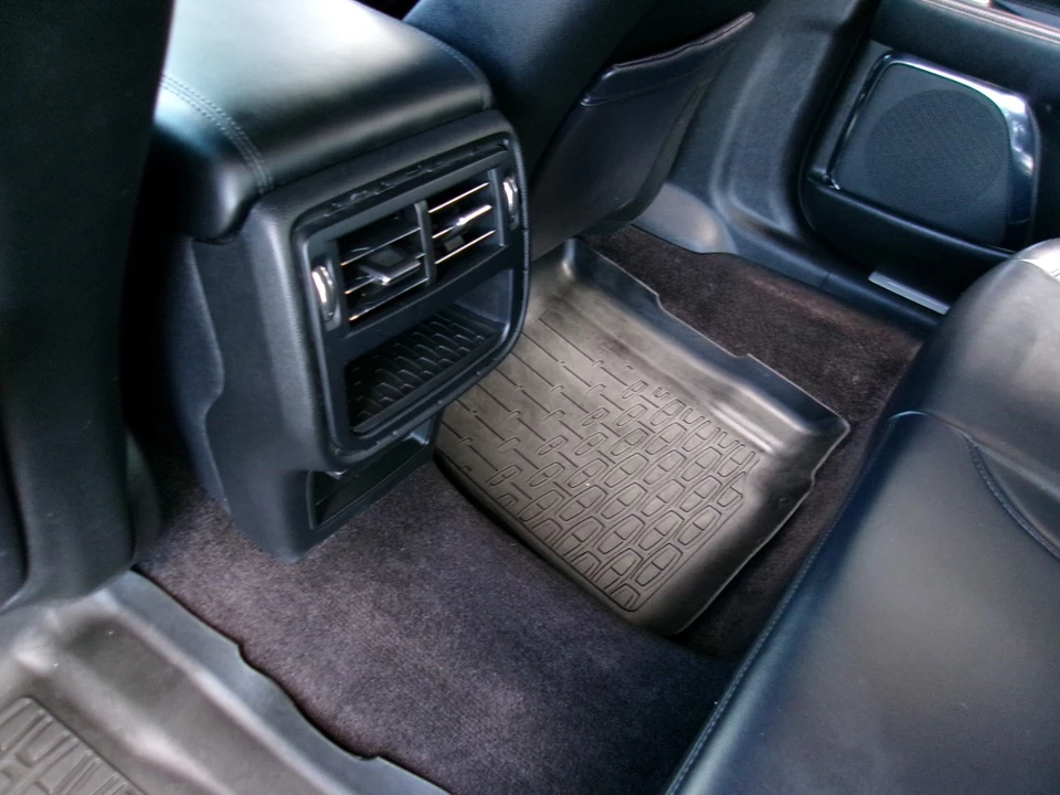 2018 Lincoln Continental 10th Gen - Image 14 of 20