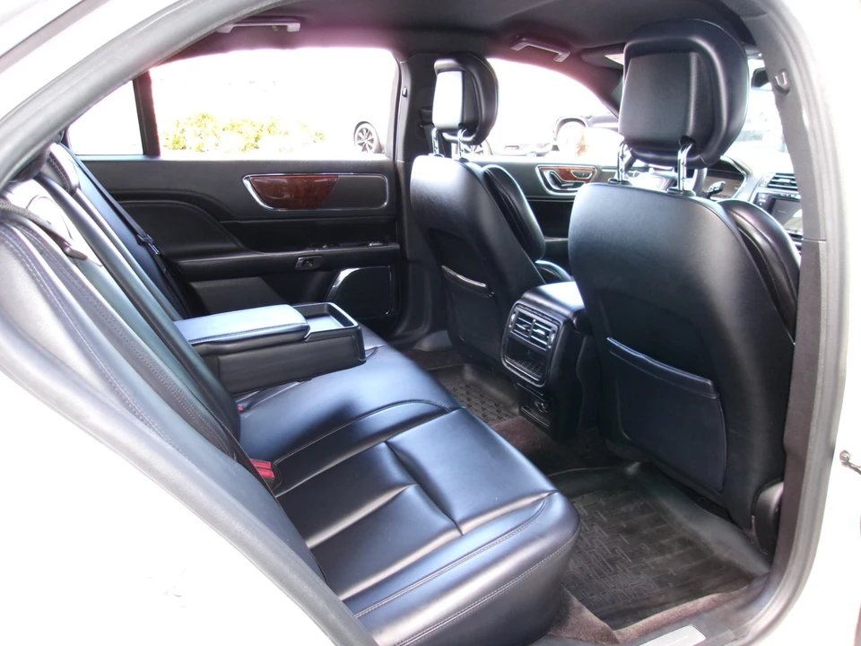 2018 Lincoln Continental 10th Gen - Image 15 of 20