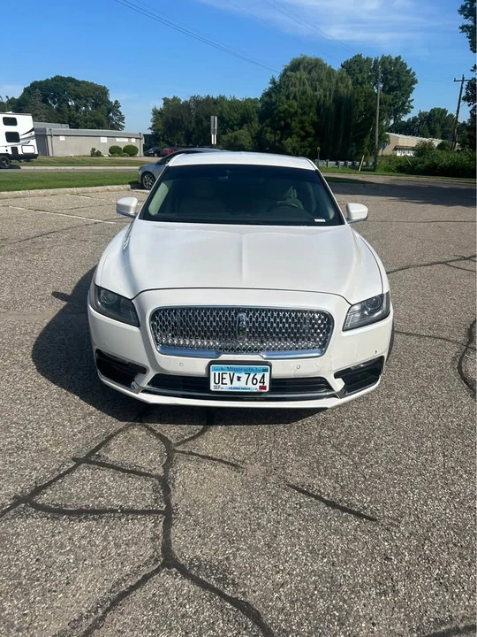 2018 Lincoln Continental 10th Gen - Image 3 of 13
