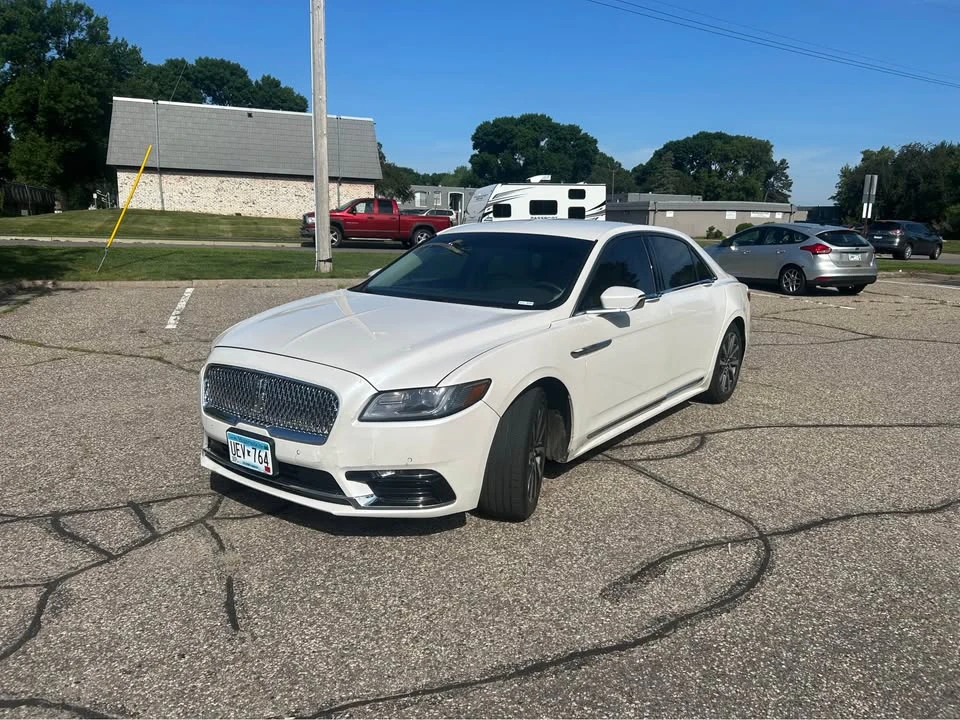 2018 Lincoln Continental 10th Gen - Image 2 of 13