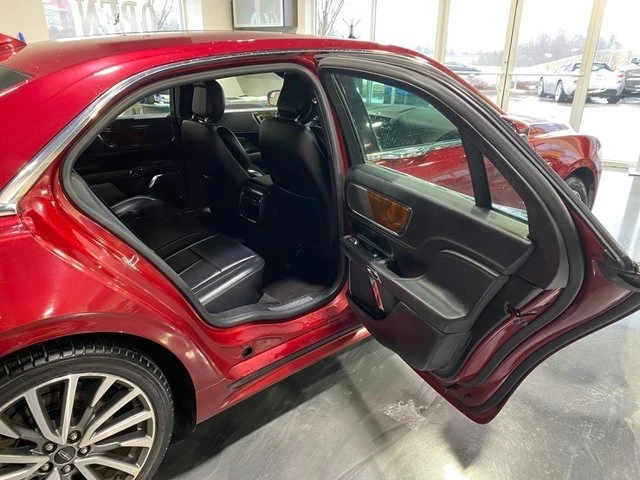 2018 Lincoln Continental 10th Gen - Image 16 of 20