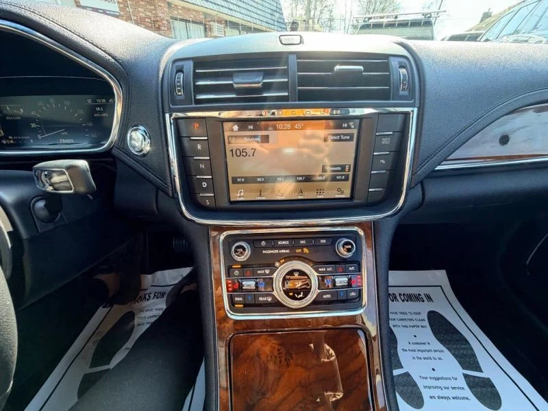 2018 Lincoln Continental 10th Gen - Image 12 of 12