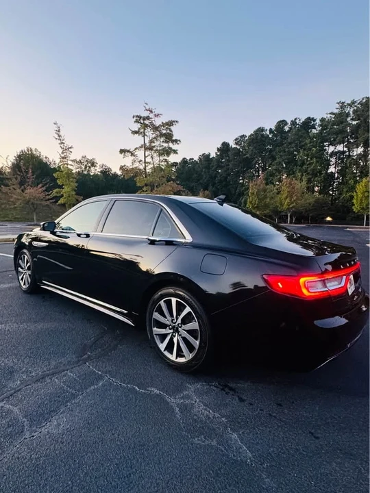 2018 Lincoln Continental 10th Gen - Image 5 of 12