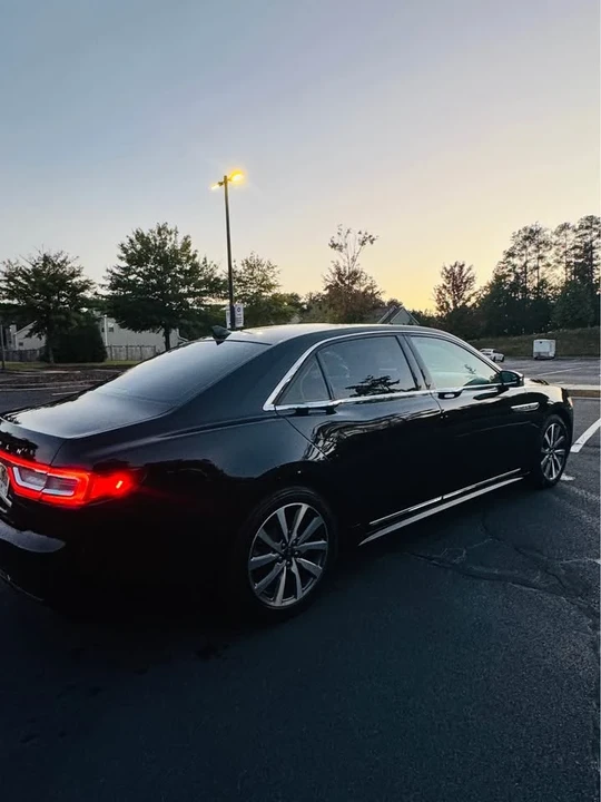 2018 Lincoln Continental 10th Gen - Image 10 of 12