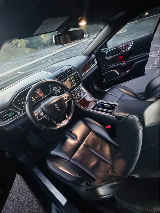 2018 Lincoln Continental 10th Gen - Image 12 of 12
