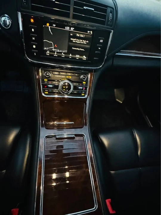 2018 Lincoln Continental 10th Gen - Image 3 of 12