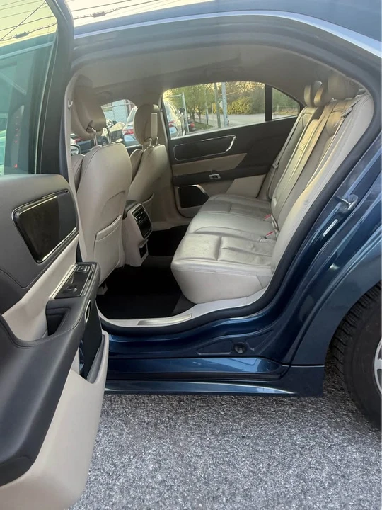 2018 Lincoln Continental 10th Gen - Image 7 of 16