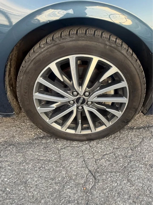 2018 Lincoln Continental 10th Gen - Image 11 of 16