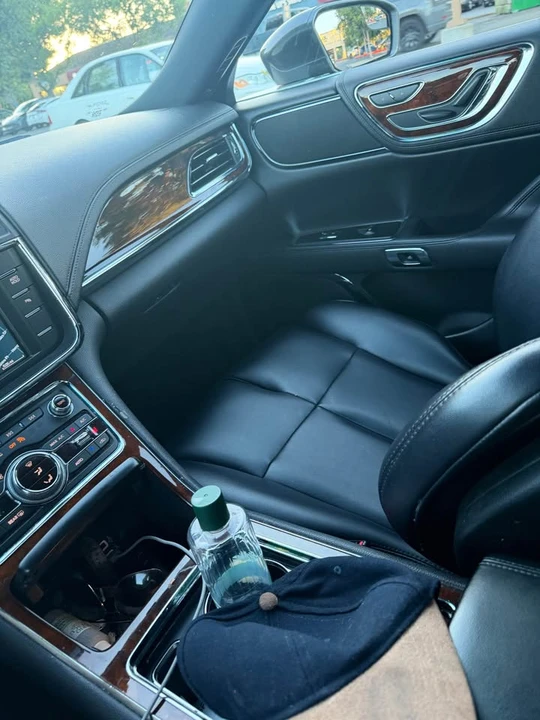 2018 Lincoln Continental 10th Gen - Image 6 of 7