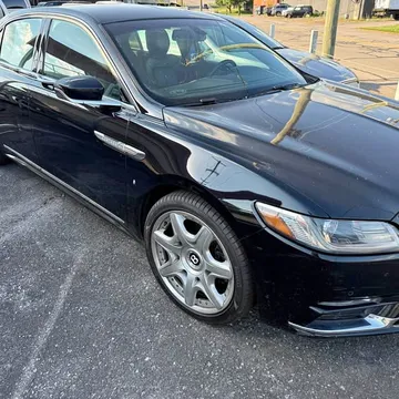 2018 Lincoln Continental Premiere