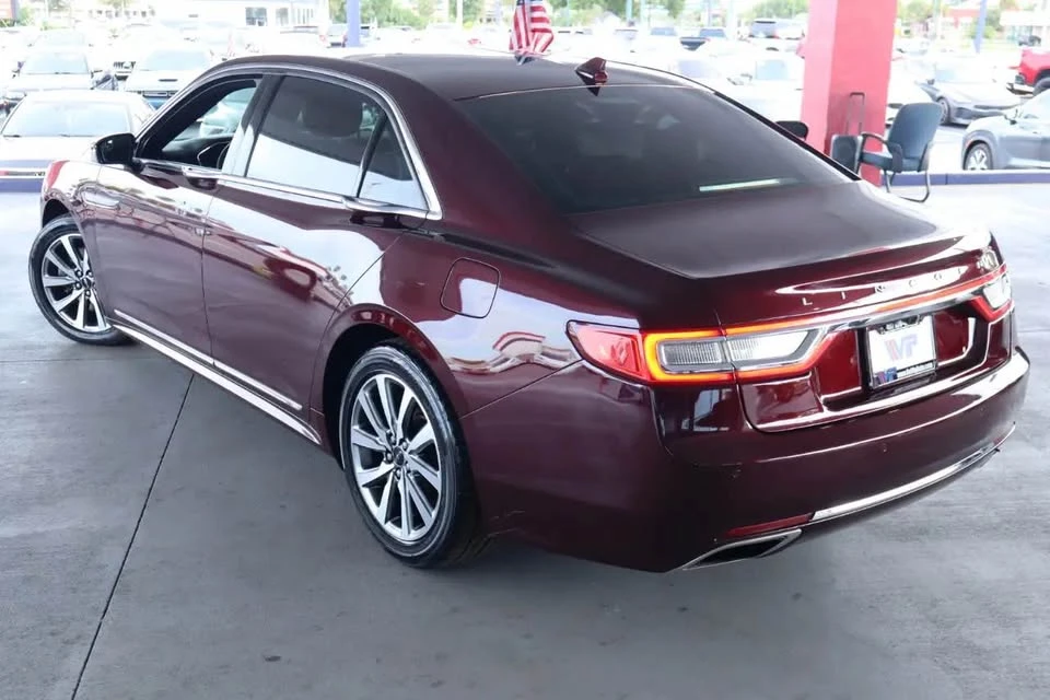2018 Lincoln Continental 10th Gen - Image 4 of 13