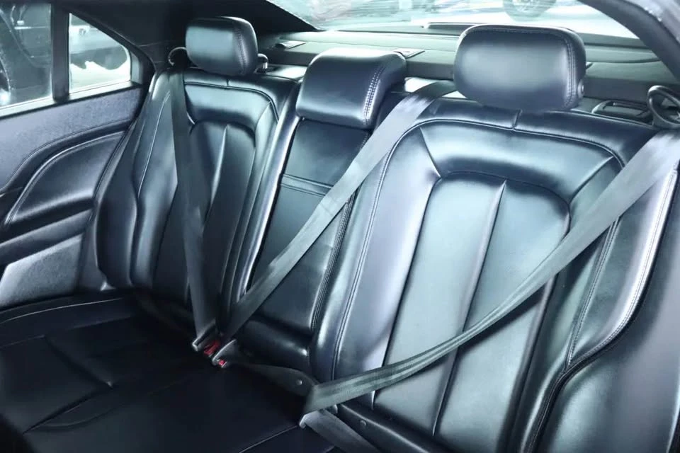2018 Lincoln Continental 10th Gen - Image 10 of 13
