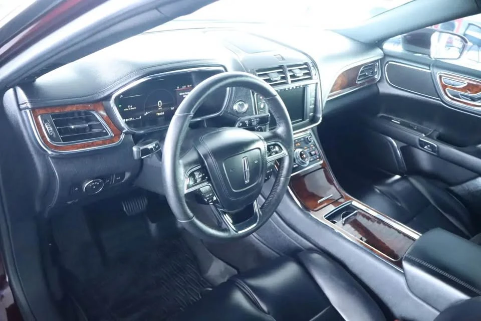 2018 Lincoln Continental 10th Gen - Image 8 of 13