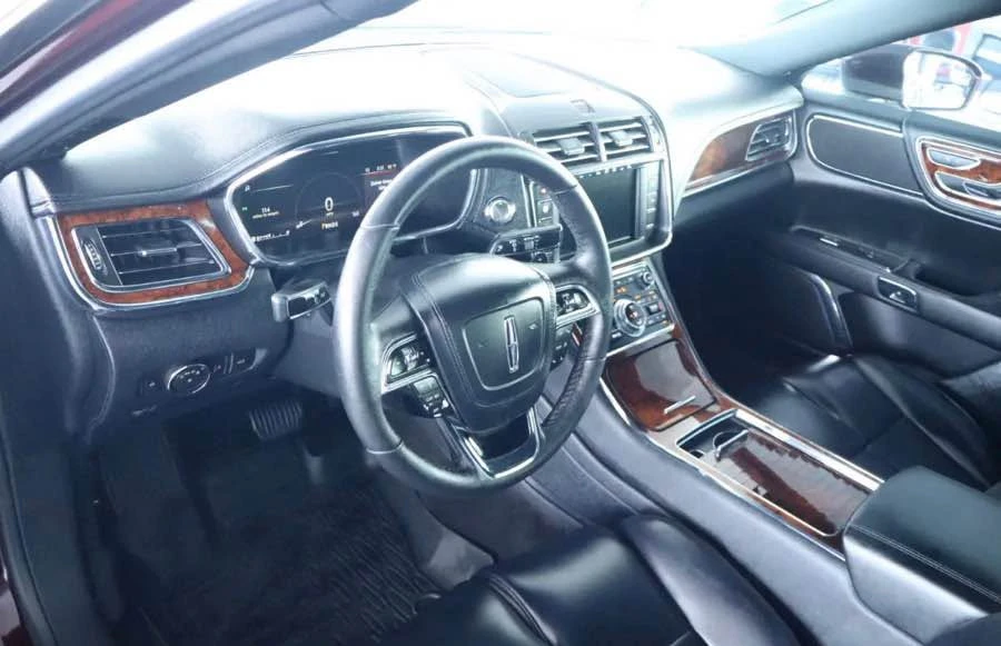 2018 Lincoln Continental 10th Gen - Image 7 of 8