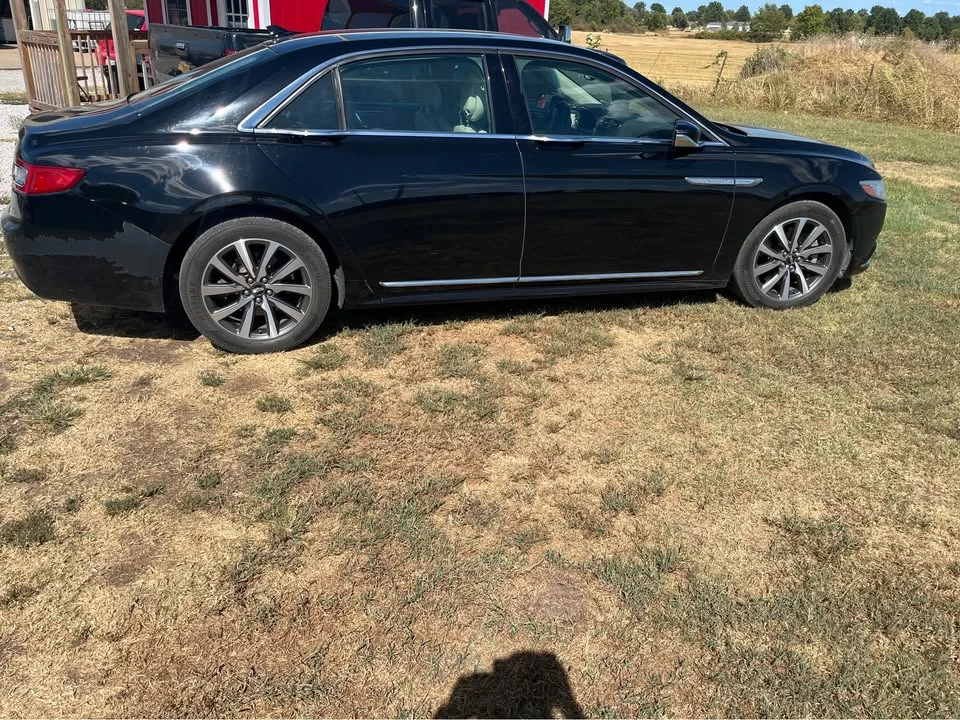 2018 Lincoln Continental 10th Gen - Image 4 of 13