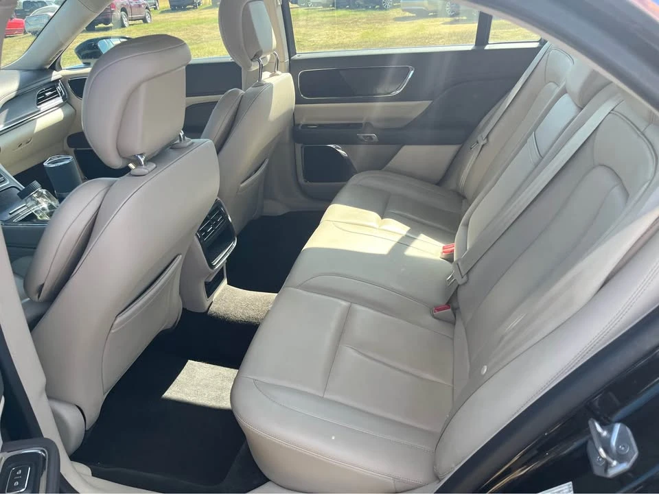 2018 Lincoln Continental 10th Gen - Image 7 of 13