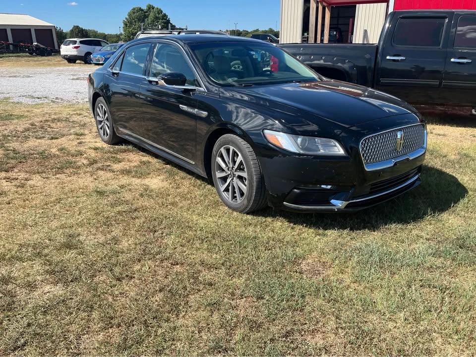 2018 Lincoln Continental 10th Gen - Image 2 of 13