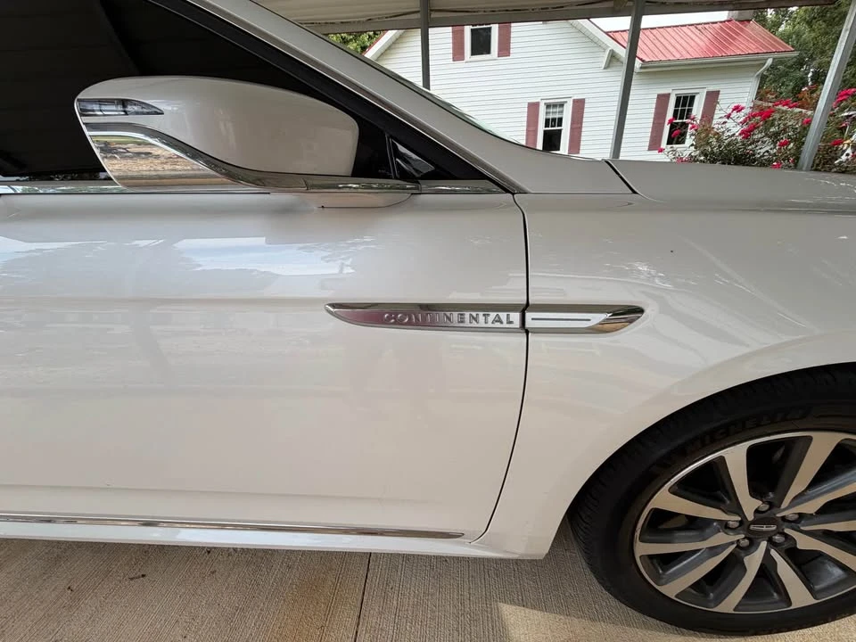 2018 Lincoln Continental 10th Gen - Image 12 of 12