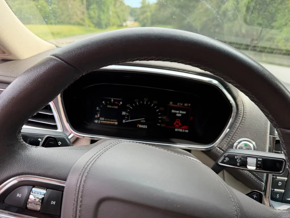 2018 Lincoln Continental 10th Gen - Image 3 of 12