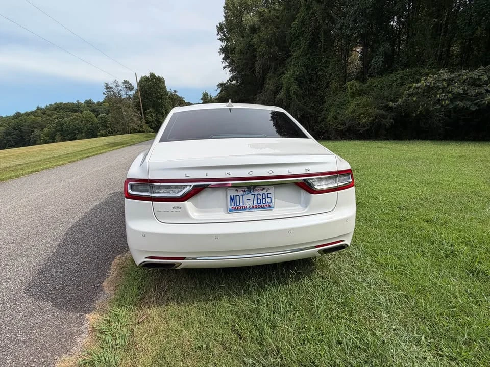 2018 Lincoln Continental 10th Gen - Image 2 of 12